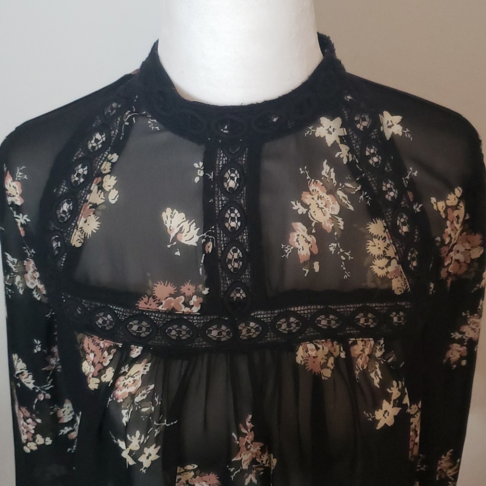 Blouse - Picture 4 of 4
